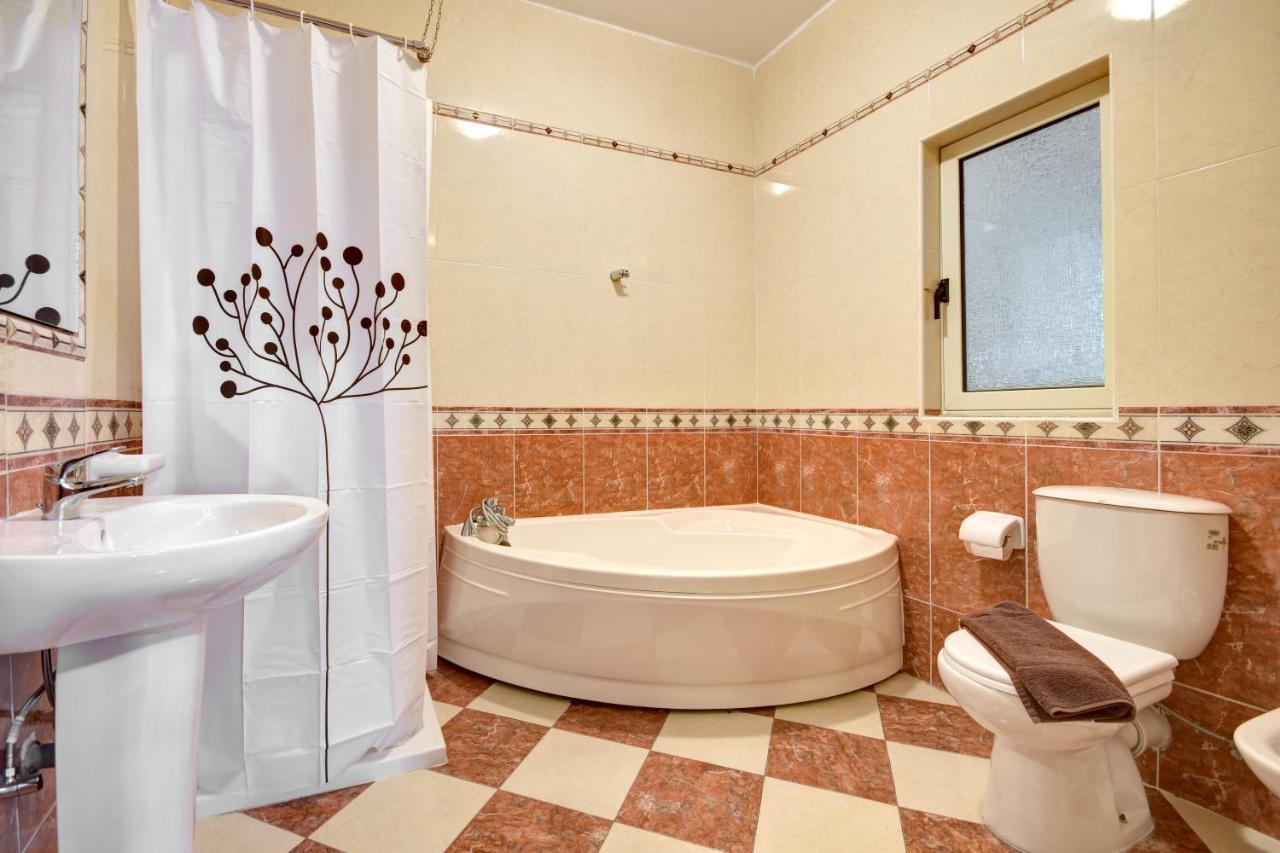 Morina Court - St Julians Seaside Bliss Apartments And Penthouse By Shortletsmalta Saint Julian's 외부 사진